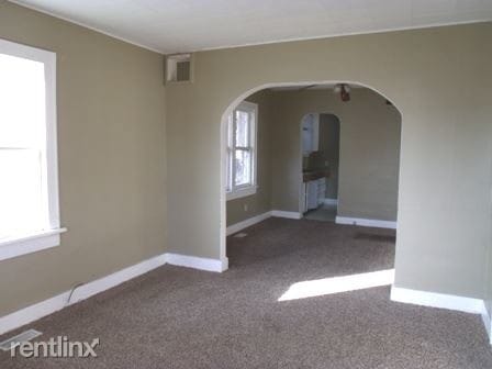 Building Photo - 2 br, 1 bath House - 431 W Division St