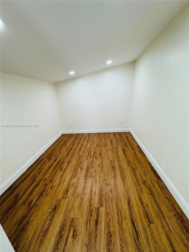 Foto del edificio - 3 bedroom in Hollywood FL 33021