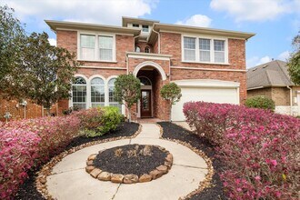 Building Photo - 2088 Silverthorn Ln