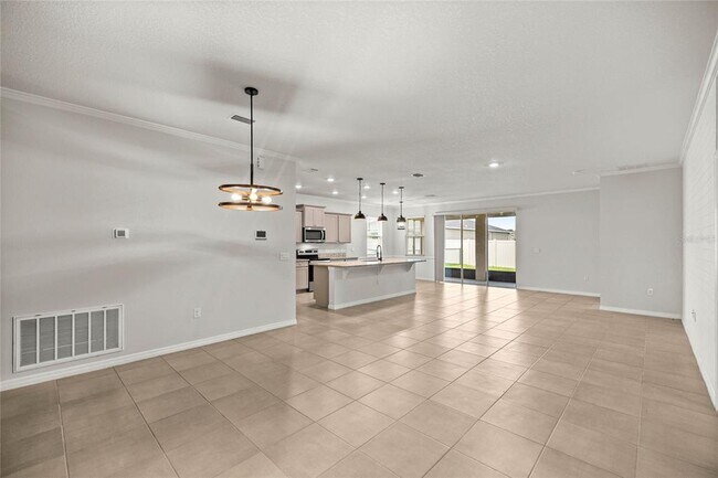 Building Photo - 8810 SW 63rd Ave