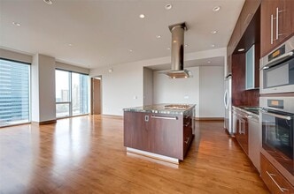 Building Photo - 1600 Post Oak Blvd