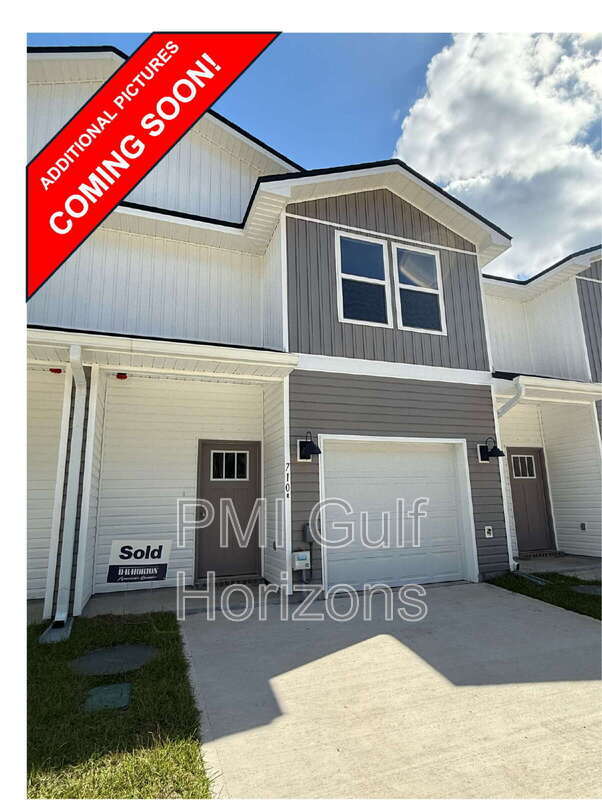 Primary Photo - 710-E Giese Ln