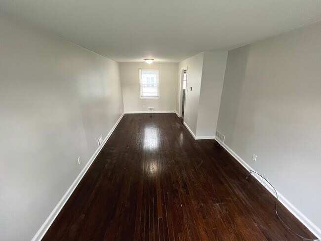 Foto del edificio - 112 Brookside Cir