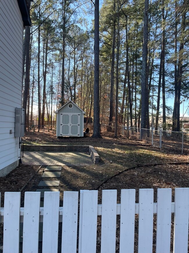 Building Photo - 705 Cash St