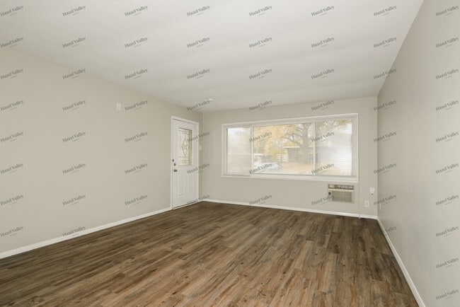 Foto del edificio - 8411 Rosalind Ct