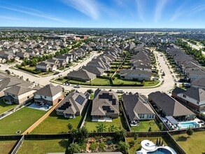 Building Photo - 15011 Old Horseshoe Lake Dr