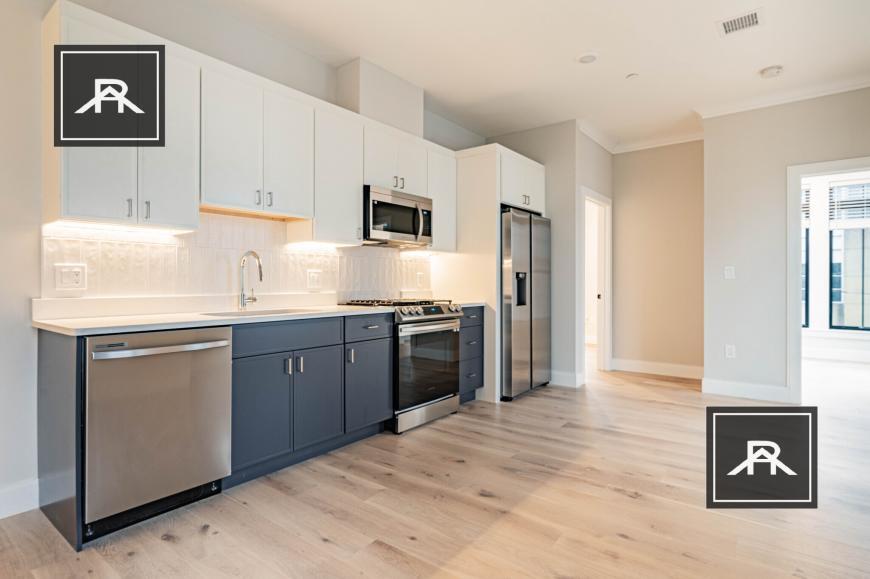 Foto principal - 4 bedroom in Allston MA 02134