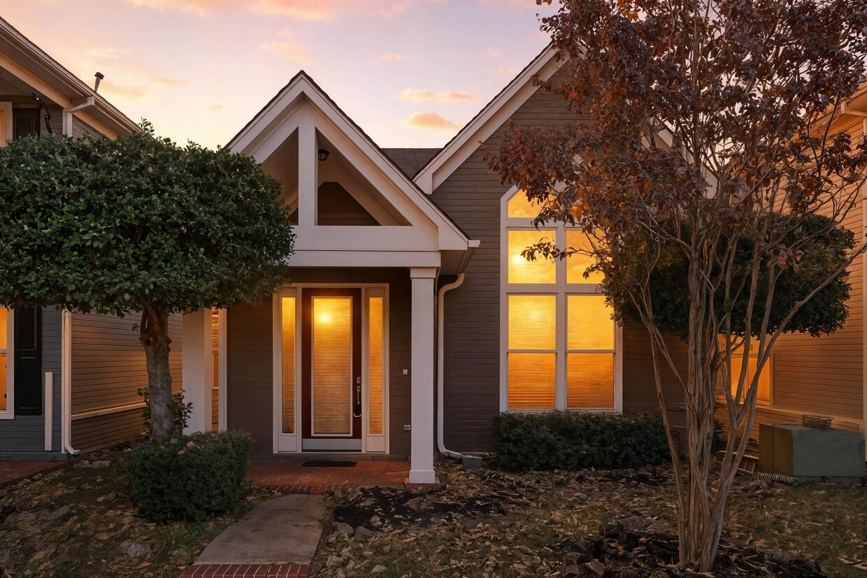 Primary Photo - 1198 Island Pl E