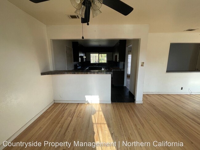 Building Photo - 2 br, 1 bath House - 513 Bermuda Way