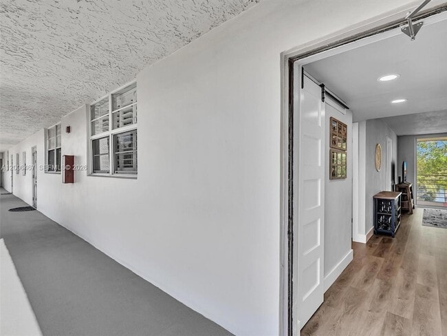 Photo - 9340 Lagoon Pl Apartment