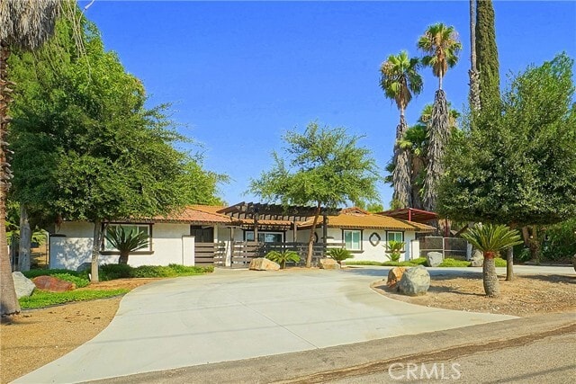 Foto del edificio - 16100 Gamble Ave