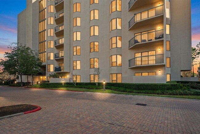 Foto del edificio - 661 Bering Dr