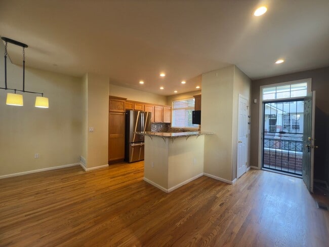 Foto del edificio - $O DEPOSIT OPTION. SPACIOUS 3-BEDROOM TOWNHOUSE IN KENSINGTON TOWNHOMES