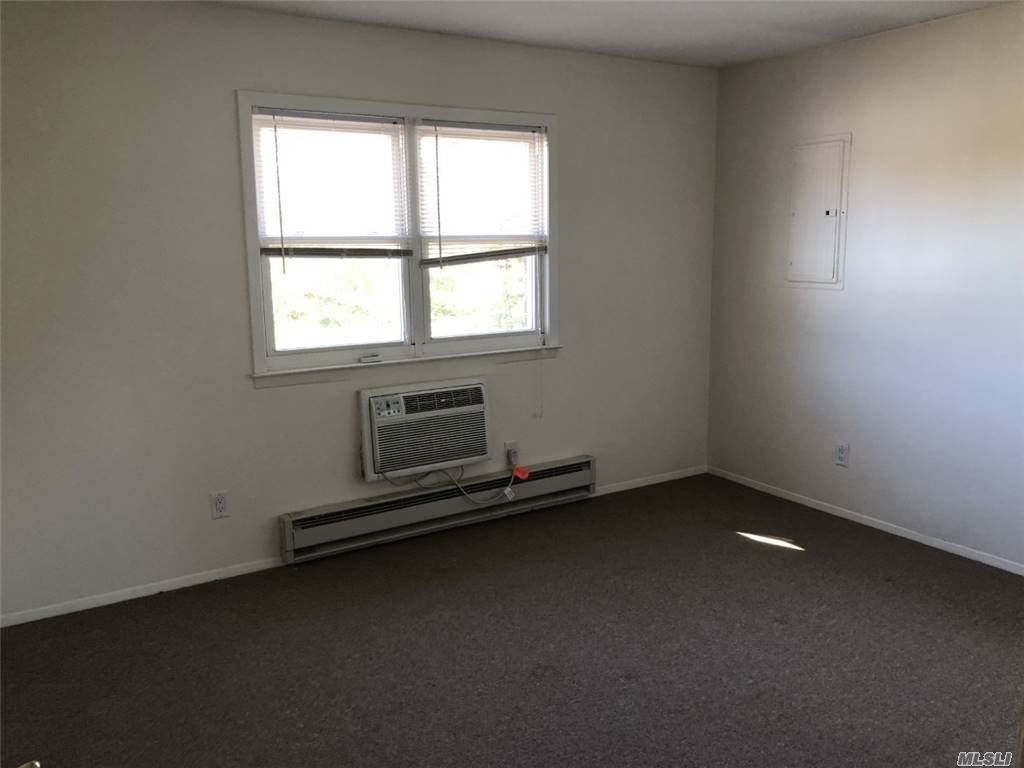 Foto del edificio - 150-76 Cross Island Pkwy