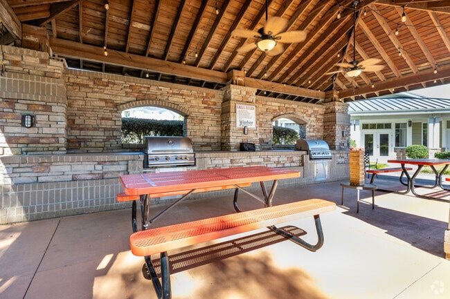 Grill Area - Windsor Upon Stonecrest