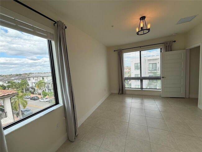 Foto del edificio - 8301 NW 41st St