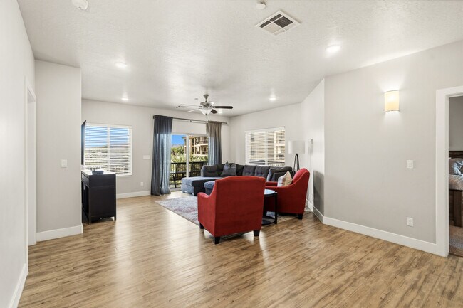 Foto del edificio - 1111 Gap Canyon Pkwy