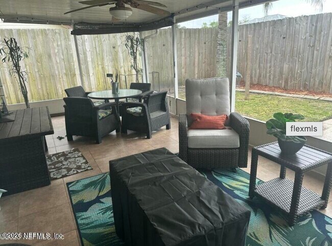 Foto del edificio - 382 Naugatuck Dr