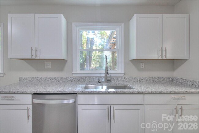 Foto del edificio - 1300 Sharon Dr