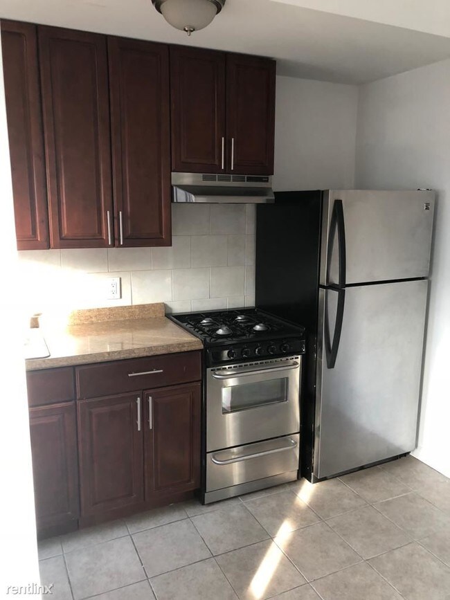 Foto del edificio - 1 br, 1 bath  - 2127 29th St