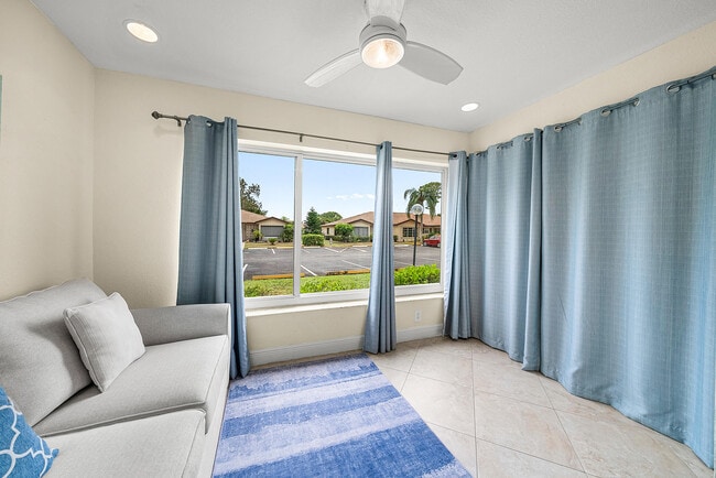 Foto del edificio - 13990 Nesting Way