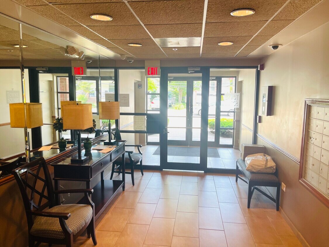 Foto del edificio - 5005 Warren St