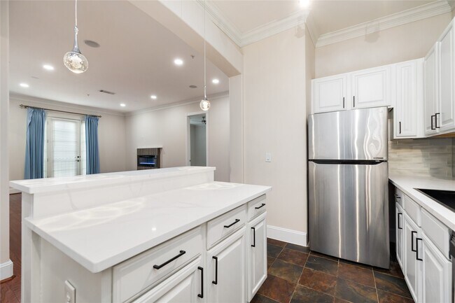 Building Photo - 7134 Mapleridge St