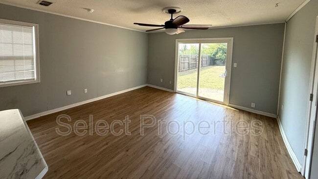 Building Photo - 2213 Spence Cir