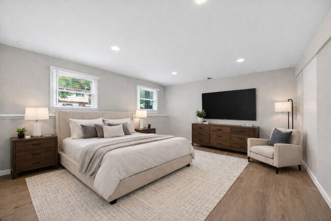 Building Photo - 3200 Schaffner Dr