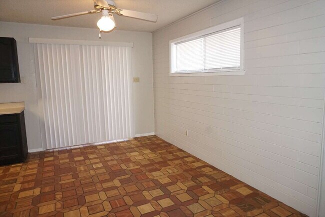 Foto del edificio - Spacious 2-Bed, 2-Bath Duplex!