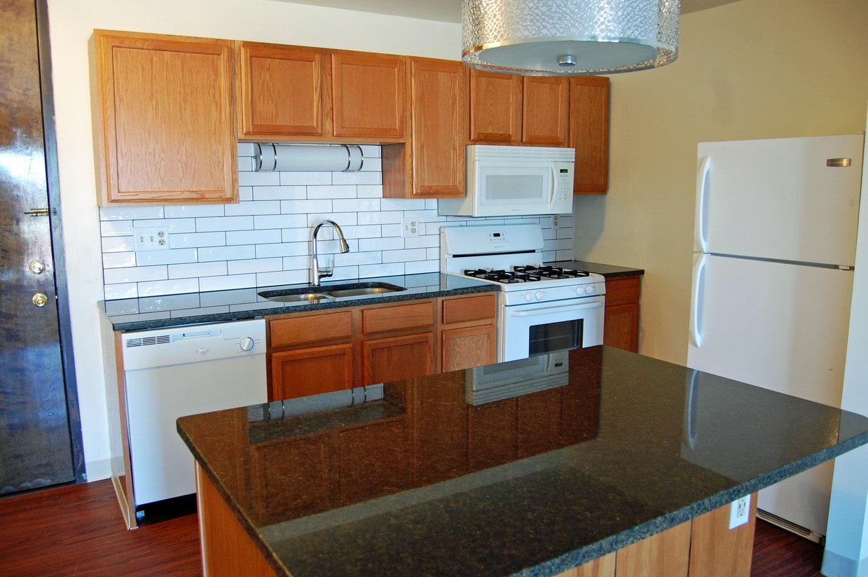 The Highland Square Apartments Akron Oh Kitchen W Granite The Highland Square