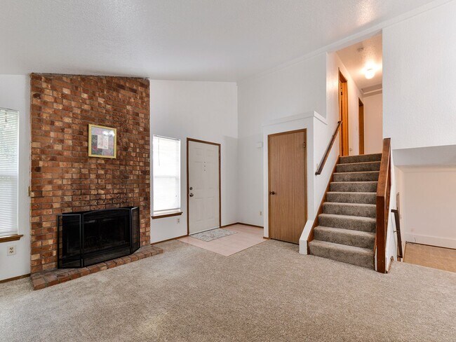 Building Photo - Application Pending - Spacious 3 bedroom 1...