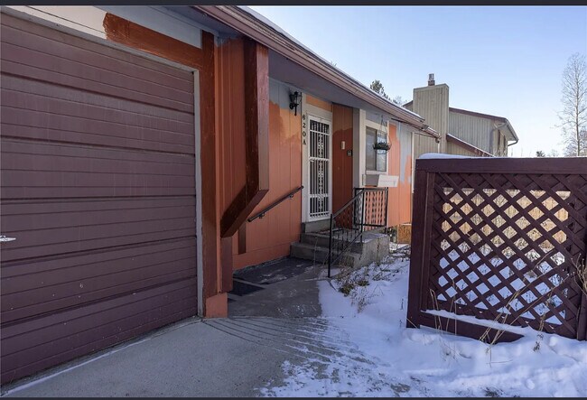 Building Photo - 620 Straight Creek Dr