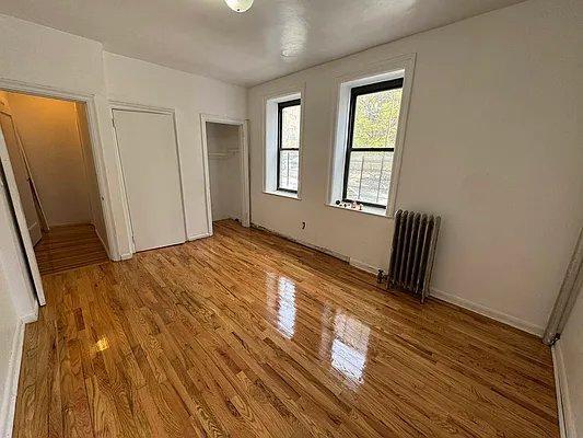Foto del edificio - 1 bedroom in BRONX NY 10452