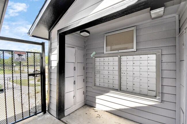 Foto del edificio - 2701 W Bellfort Ave