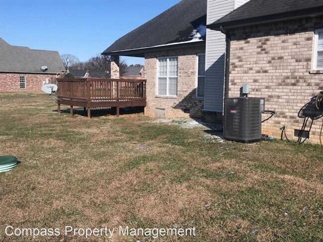 Building Photo - 3 br, 2 bath House - 401 Reagan Road
