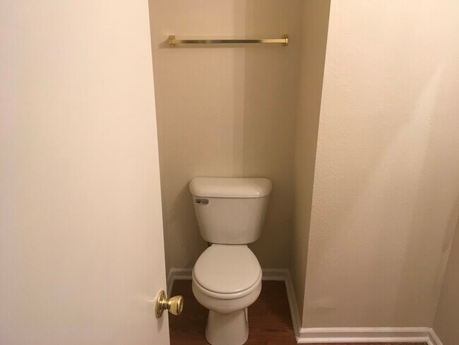 Foto del edificio - 10879 Walnut Grove Bend