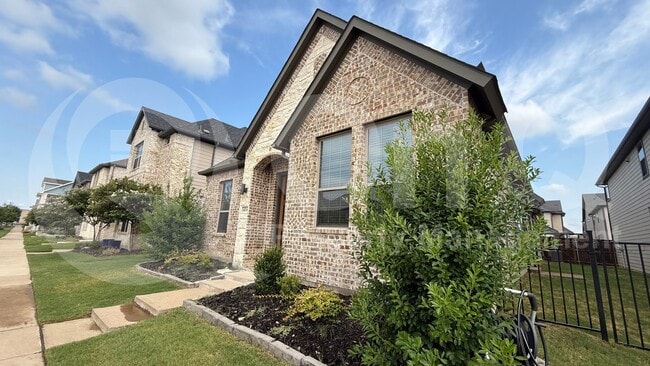 Building Photo - 4214 Curtiss Dr