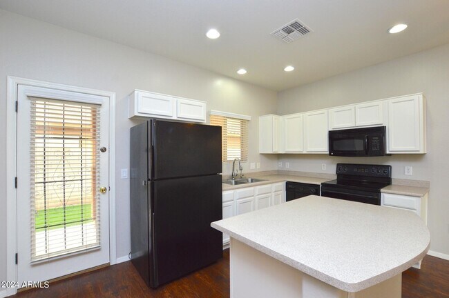 Building Photo - 326 S Leandro