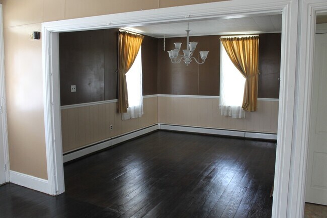 Foto del edificio - Spacious Single Family Home