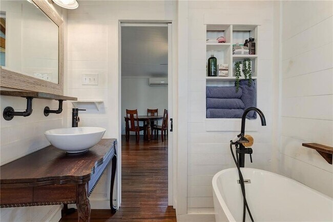 Foto del edificio - 3113 Bayou View Dr