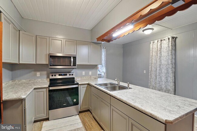 Foto del edificio - 1579 Fast Landing Rd