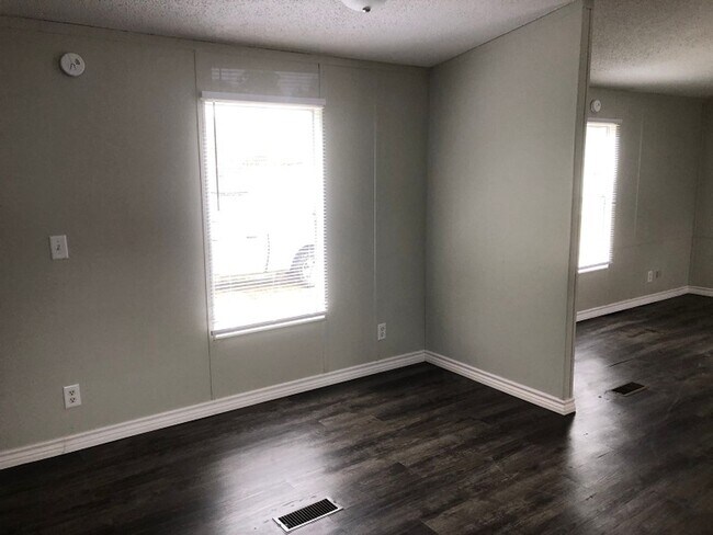 Foto del edificio - Single-wide Mobile Home