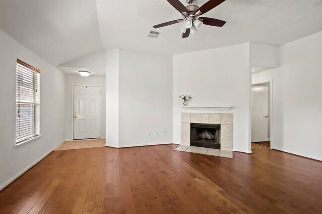 Building Photo - 15842 Sarasam Creek Ct