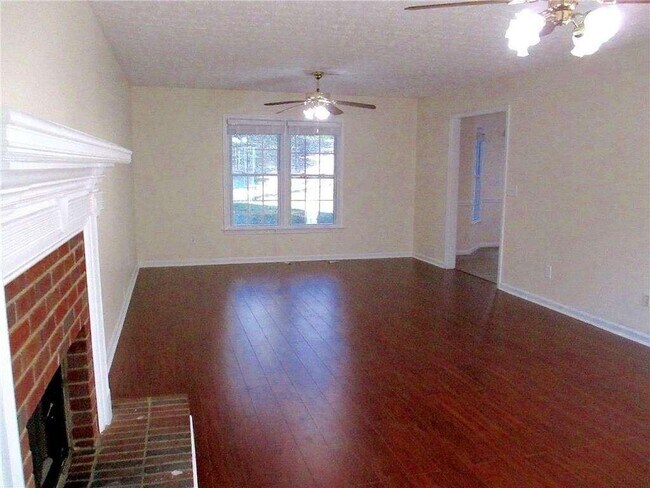 Building Photo - 3040 Oak Meadow Dr