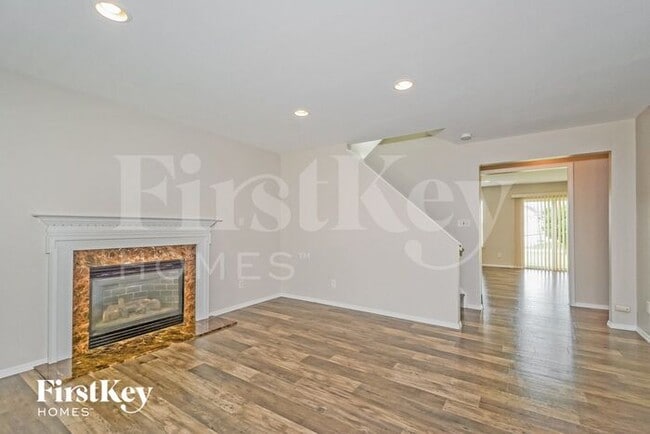 Building Photo - 35 Glastonbury Ct