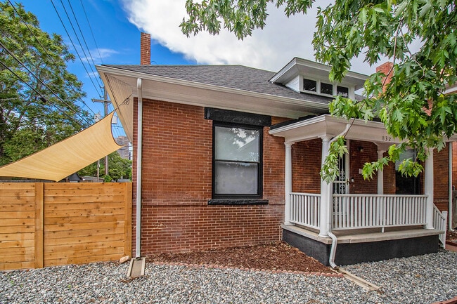 Building Photo - 832 26th St