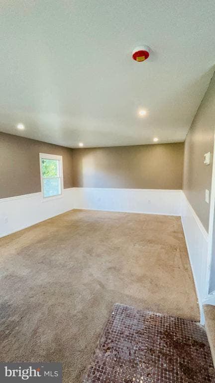 Building Photo - 10 Pensdale Ln