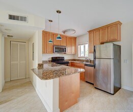 Building Photo - 410 SW 15th St