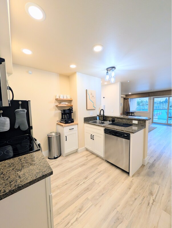 Foto del edificio - 322 W Woodin Ave